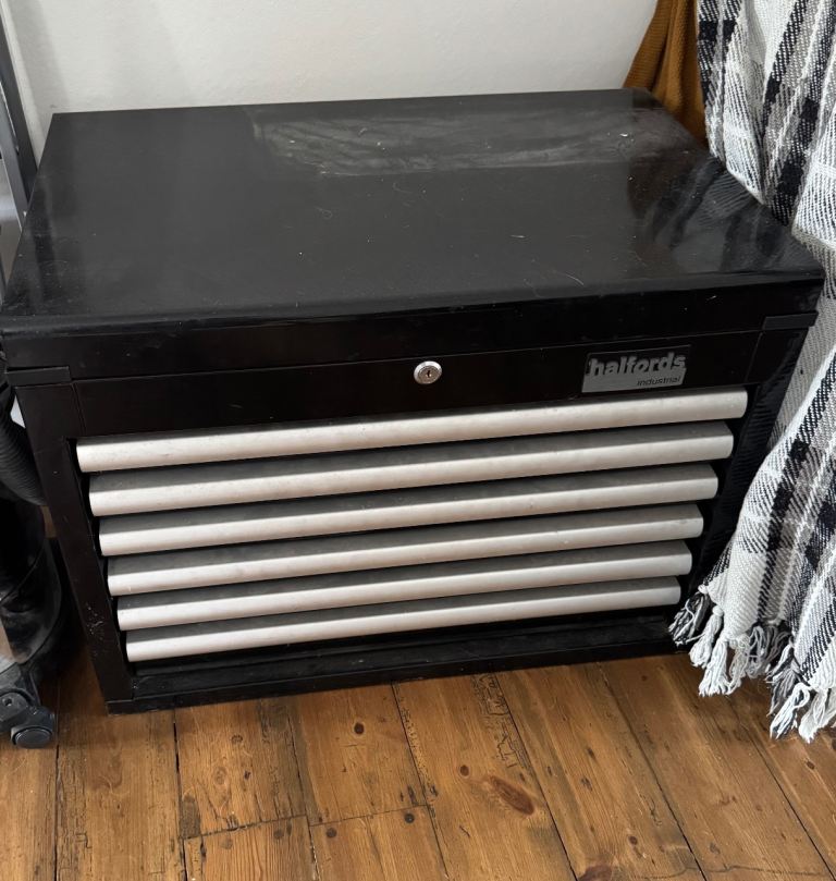 Halfords Heavy-Duty Tool Chest