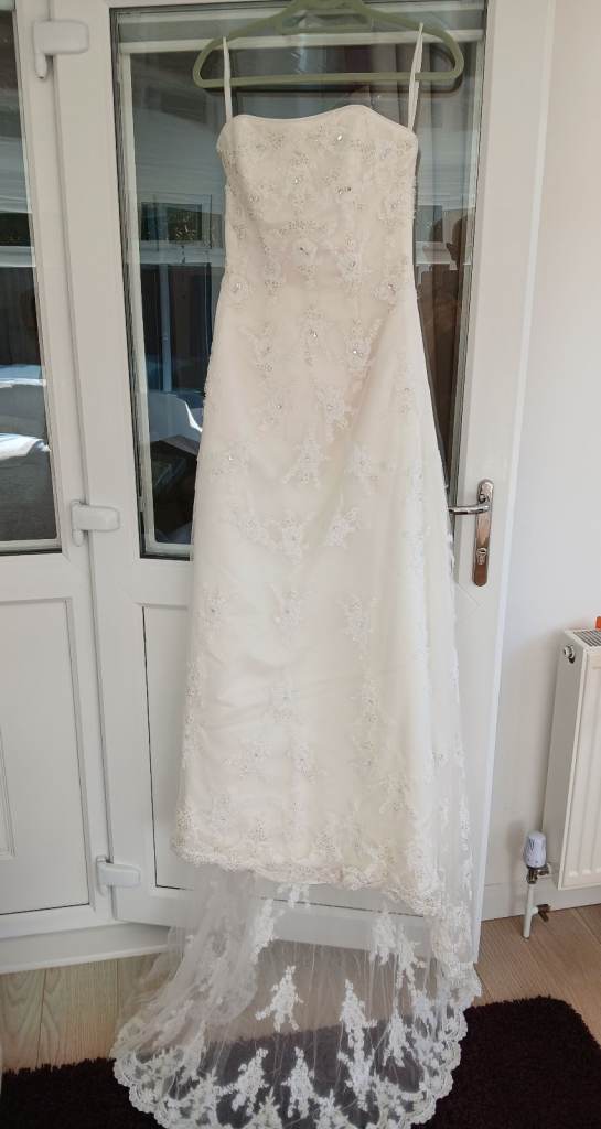 IVORY Wedding Dress with headdress and hair band