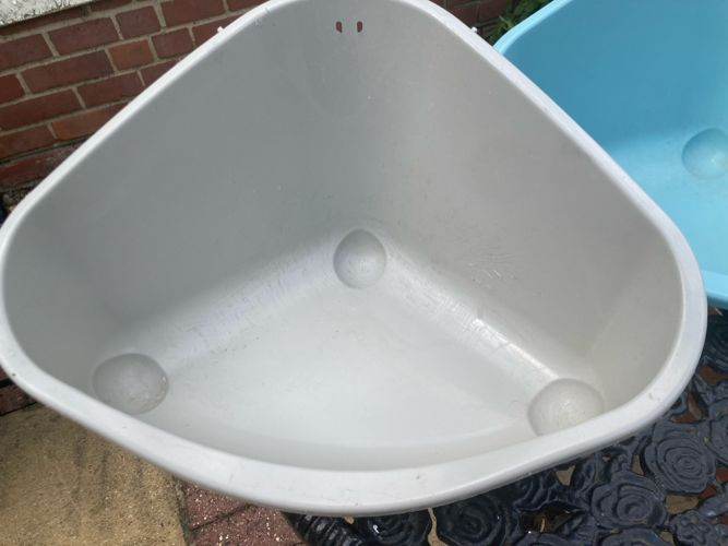 Small Animal Corner Litter Tray - Large - Excellent Clean Condition 