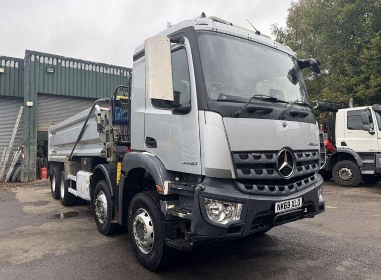 2020 MERCEDES AROCS 3240 8X4 GRAB TIPPER