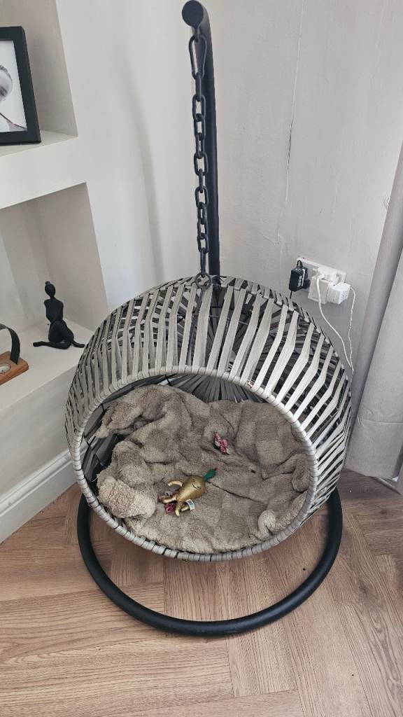 ...... SOLD.......Dog/cat bed 