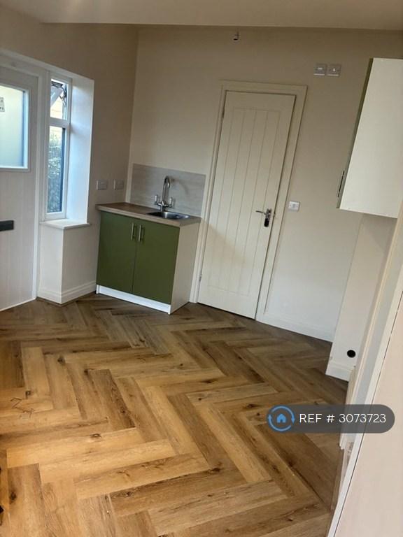 Studio flat in Leighton Road, Bath, BA1 (#3073723)