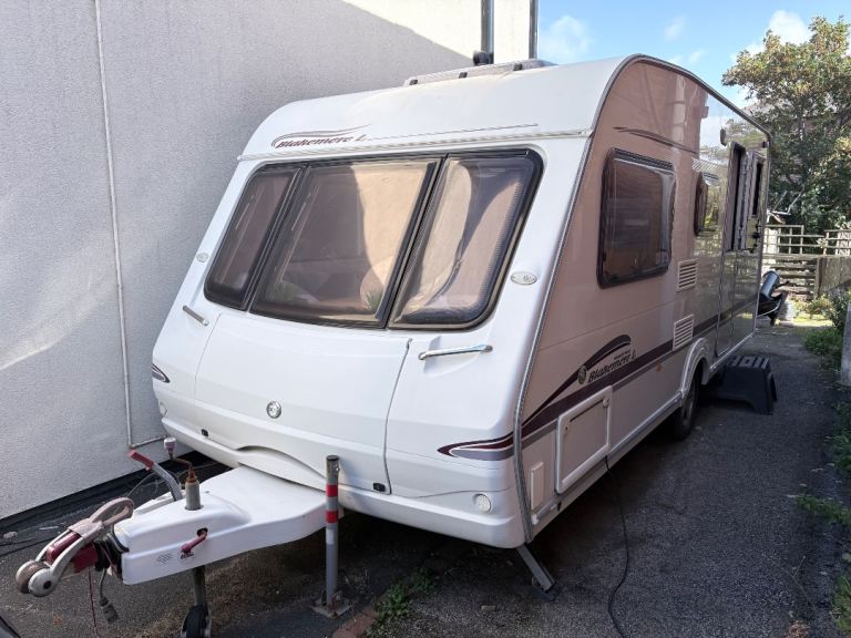 Swift Blakemere L 2005 5 Berth Caravan with motor mover (CRIS Registered)