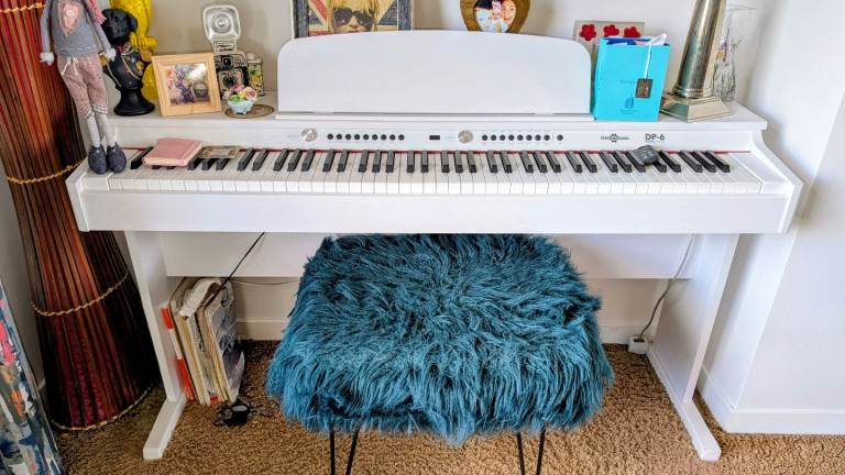 DP-6 Digital Piano by Gear4music
