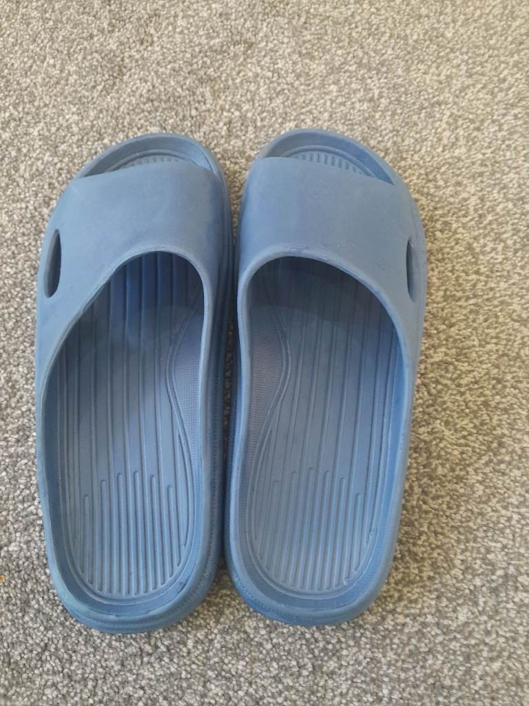 Women's blue slippers