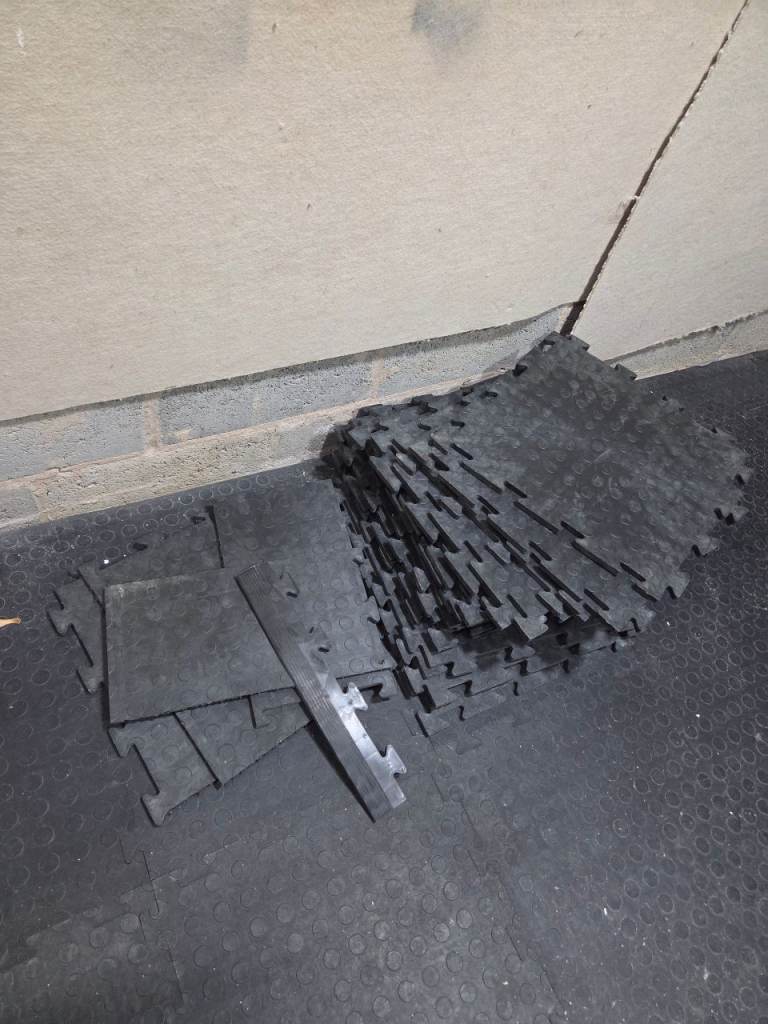 BiGDUG Interlocking Floor Tiles