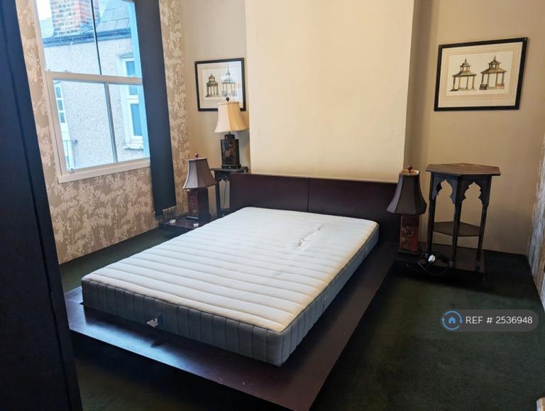 3 bedroom flat in Durnsford Road, London, SW19 (3 bed) (#2536948)