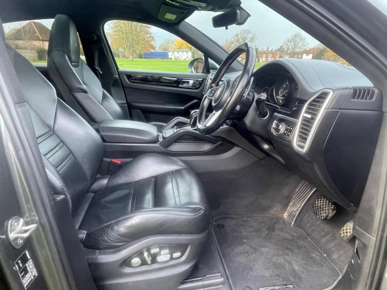 2019 Porsche Cayenne E-Hybrid 5dr Tiptronic S COUPE PETROL/ELECTRIC Automatic