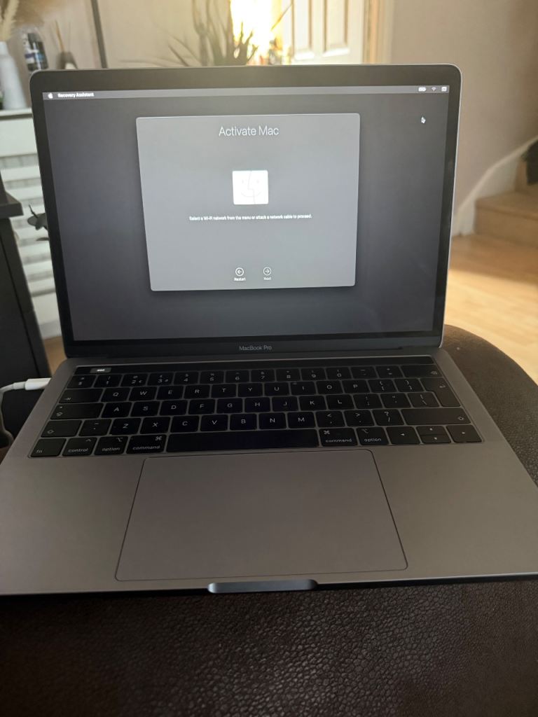 Apple MacBook Pro 2019 13-inch, 8GB RAM, 1.4GHz Quad-Core i5
