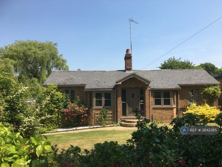 1 bedroom house in Helmdon Rd, Banbury Oxfordshire, OX17 (1 bed) (#2842385)