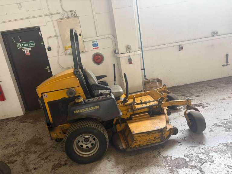 Hustler Super Z Zero-Turn Ride-On Mower