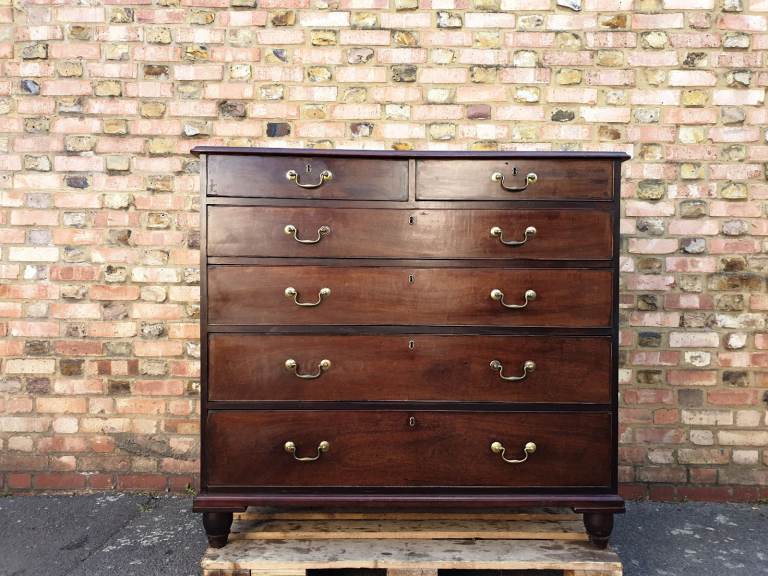 Elegant XLarge Antique Georgian Solid Heavy Mahogany Chest Of Drawers Commode
