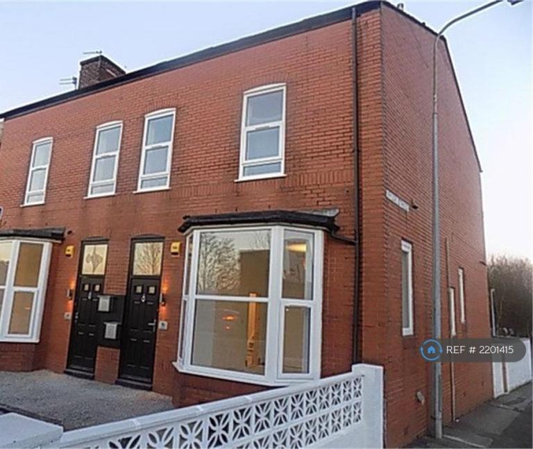 8 bedroom house in Bolton Road Farnworth Bolton, Bolton, BL4 (8 bed) (#2201415)