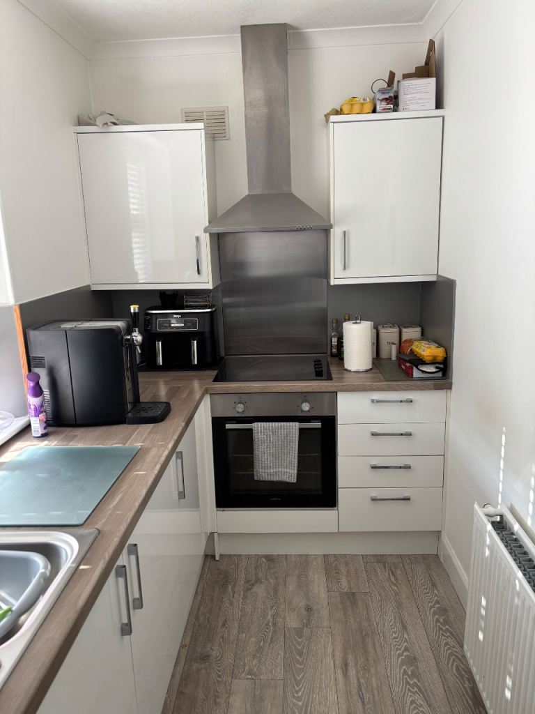 Small Kitchen and Appliances. 