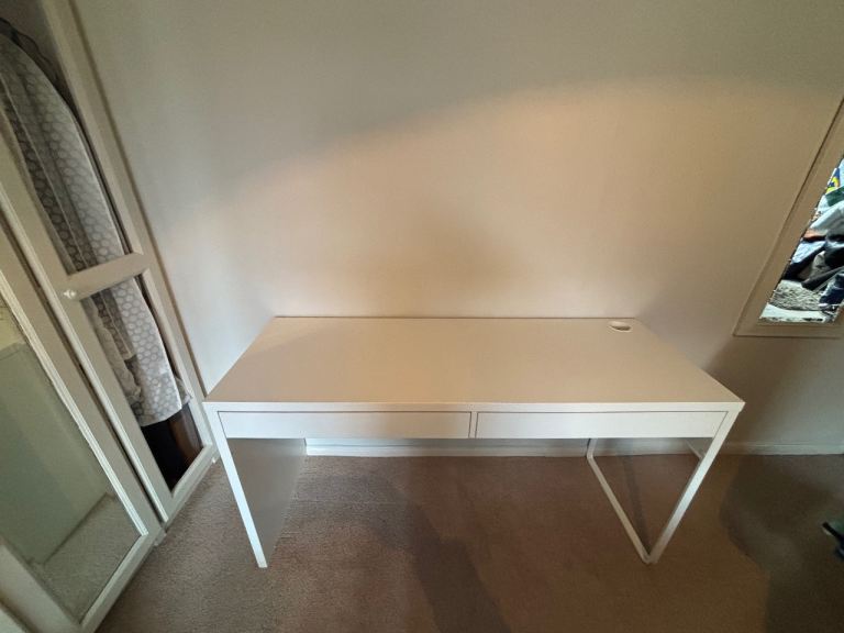IKEA MICKE desk , white 142x50cm