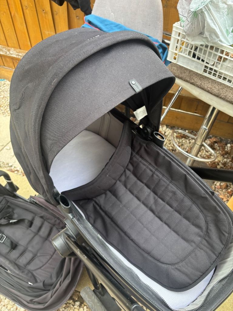 Joolz Pushchair/pram- Carrycaot+Toddler seat(black)