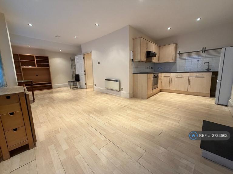 2 bedroom flat in Canute Castle, Southampton, SO14 (2 bed) (#2733662)