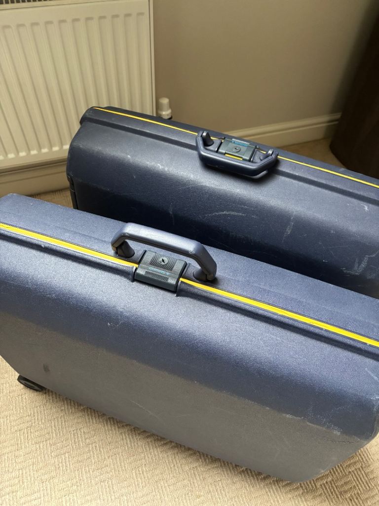 Samsonite Hard Shell Suitcases ( x2) 