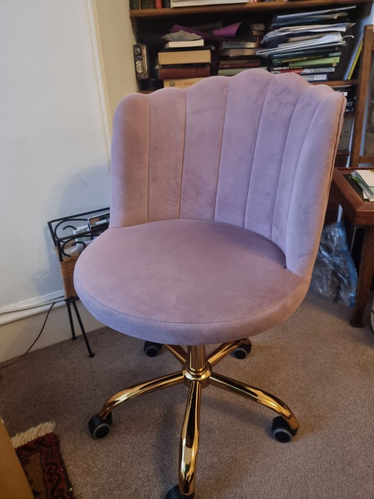 image for Swivel seat chair for office/desk (in stylish pink) 