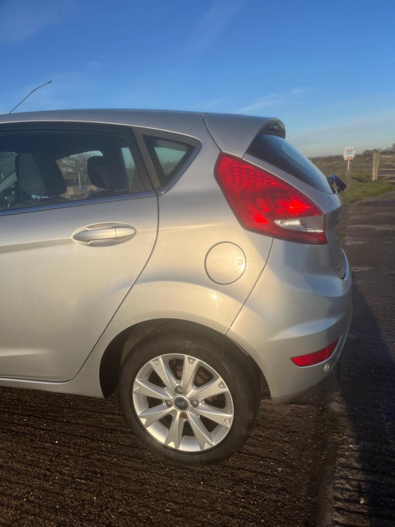 2010 Ford Fiesta 1.25 Zetec*9m MOT*Full History*2 Owners*Aircon*Alloys*1st car ?
