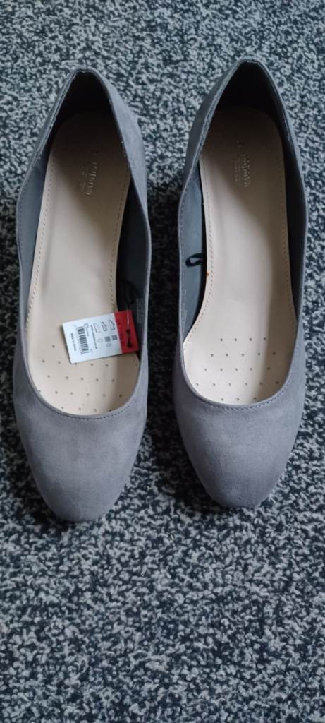 Ladies Size 7 Grey Papaya Shoes