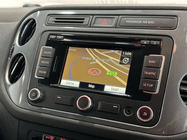 2015 Volkswagen Tiguan 2.0 TDI BlueMotion Tech Match SUV 5dr Diesel Manual 2WD Euro 5 (s/s) (140 ...