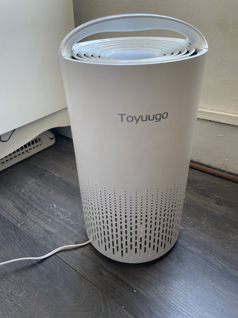 Toyuugo Air Purifier - White, Good Condition
