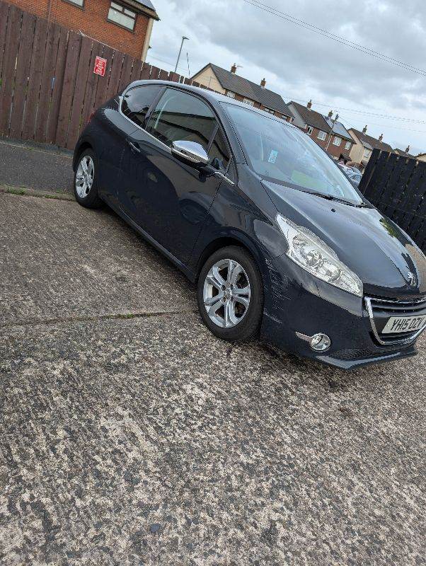Peugeot, 208, Hatchback, 2015, Manual, 1560 (cc), 3 doors