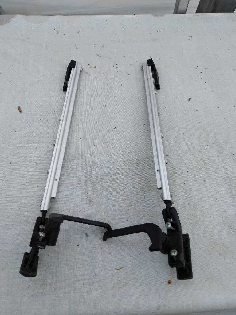 Caravan window stays