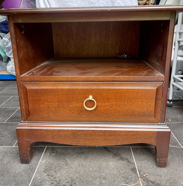 Stag Minstrel Bedside Table Cabinet - single drawer & open space