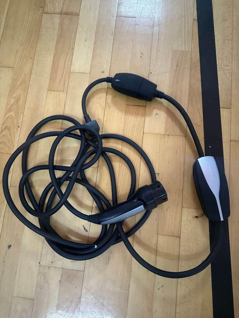 Tesla Gen 1 Mobile Charger – Works Perfectly – UK 3-Pin