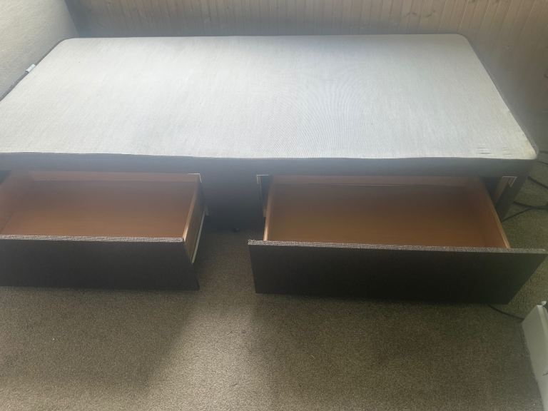 Divan Base Bed with Storage Drawers – Good Condition