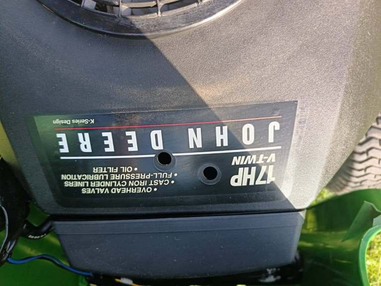 John Deere LT180 Ride-On Lawn Mower 