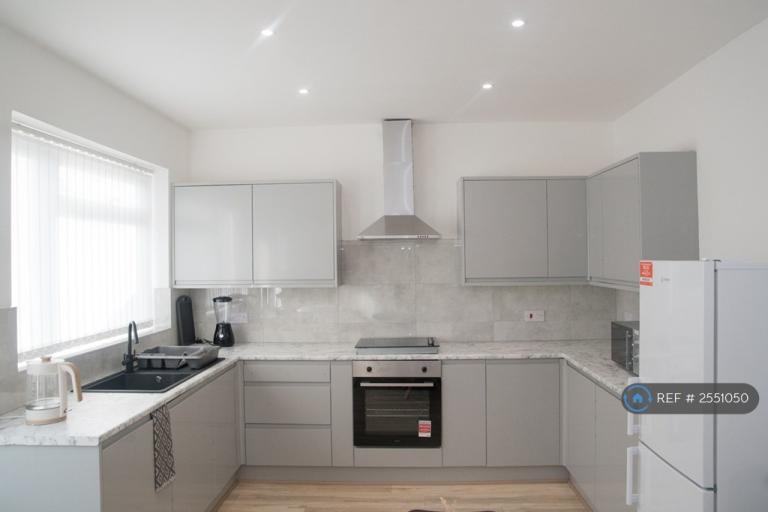 2 bedroom house in Rutland St, Manchester, M35 (2 bed) (#2551050)