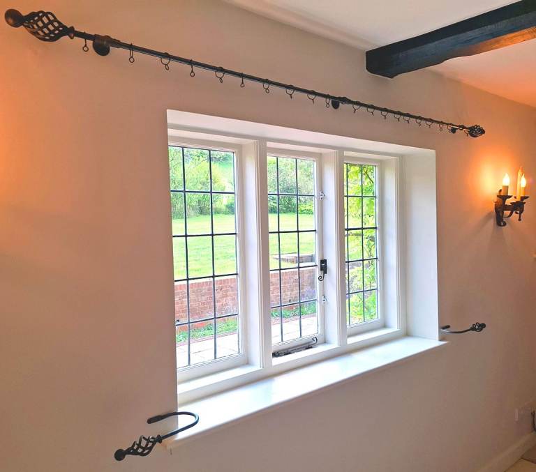 Jim Lawrence 2m Black Wrought Iron Cage & Ball Curtain Rail & Holdbacks 20 Rings