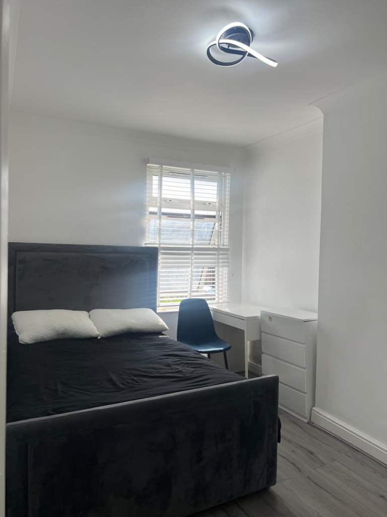 Modern Double room close to the station