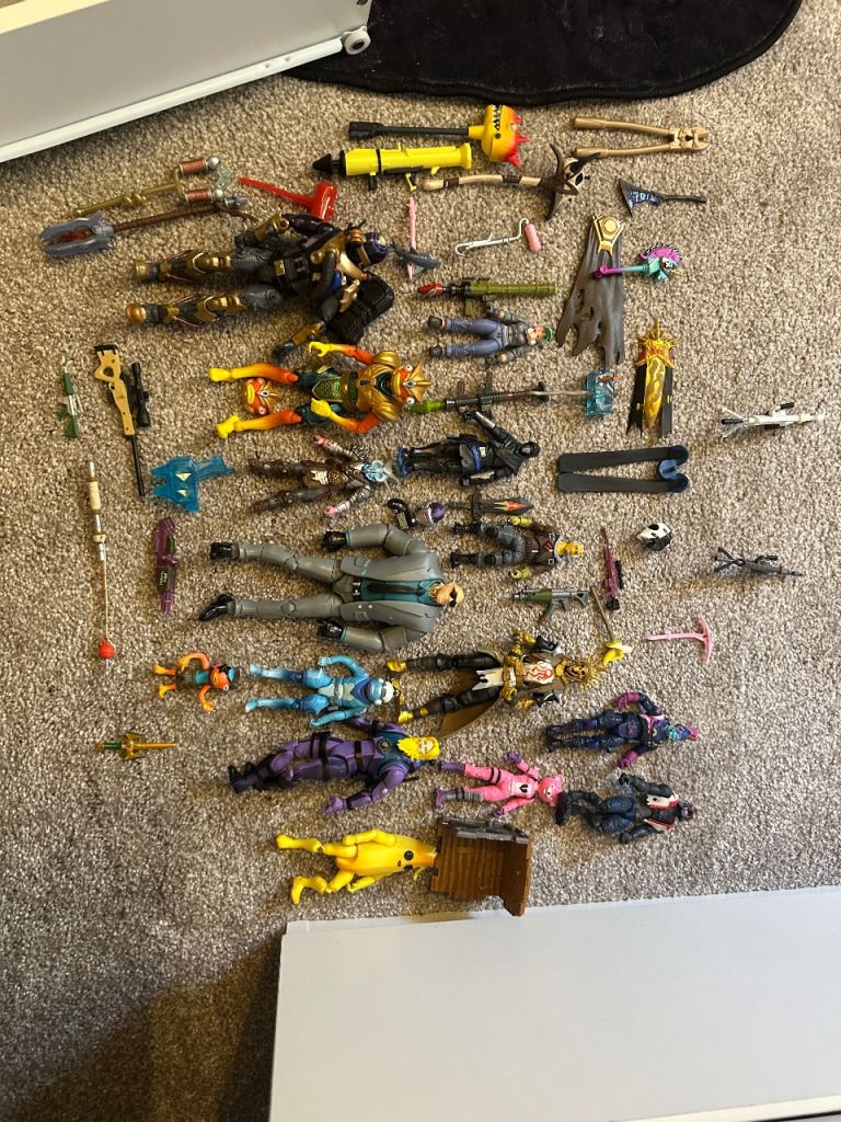 Fortnite figure bundle 