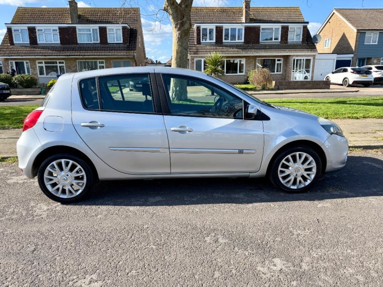 Renault Clio 1.2, Low mileage, Full service History, Top spec 