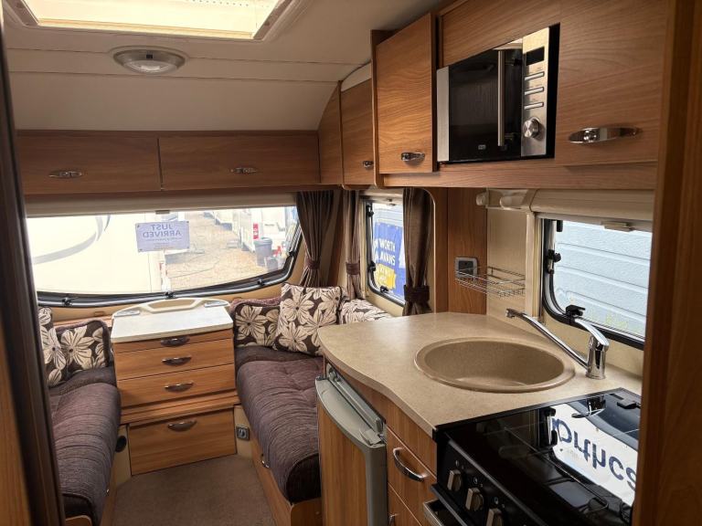 SPRITE MAJOR 4  - 4 BERTH CARAVAN, SIDE LOUNGE AREA ,END WASHROOM & MOTORMOVER