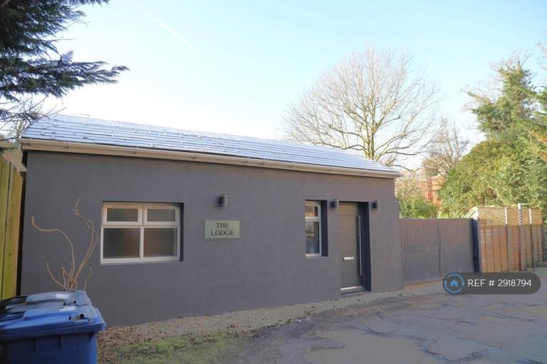 2 bedroom house in Elscot House, London, N3 (2 bed) (#2918794)