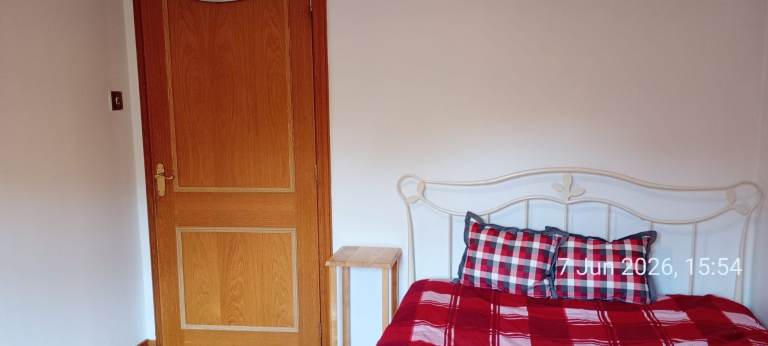 Double room to let in quite area central Kirkcaldy