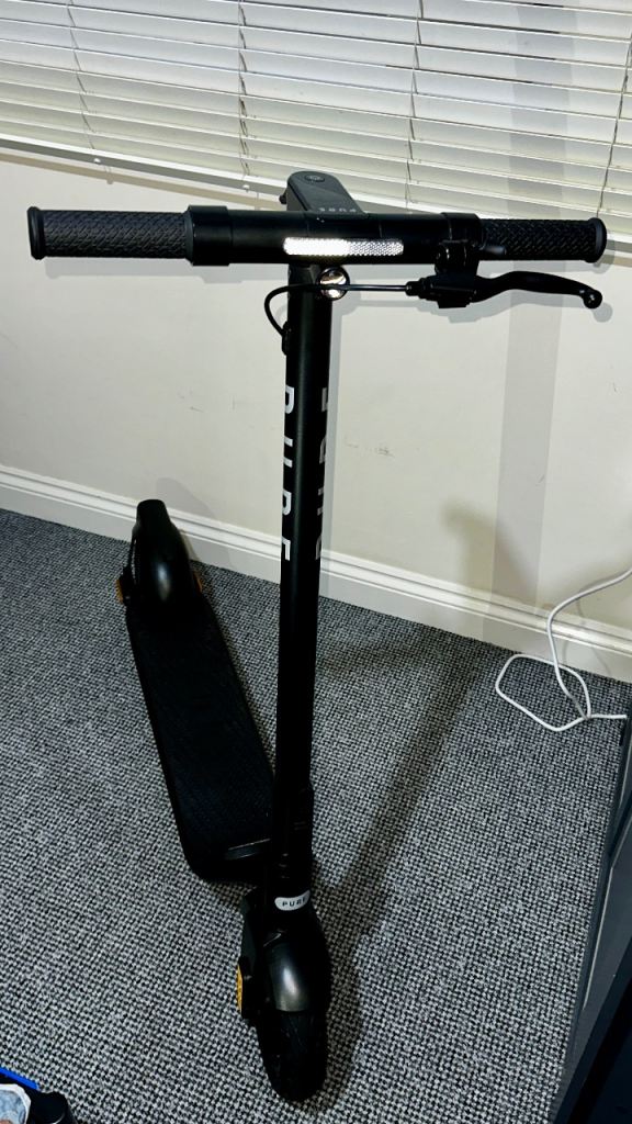 Pure Air 5 Pro Scooter and Halfords 17 cm D-Lock with 120 cm Cable