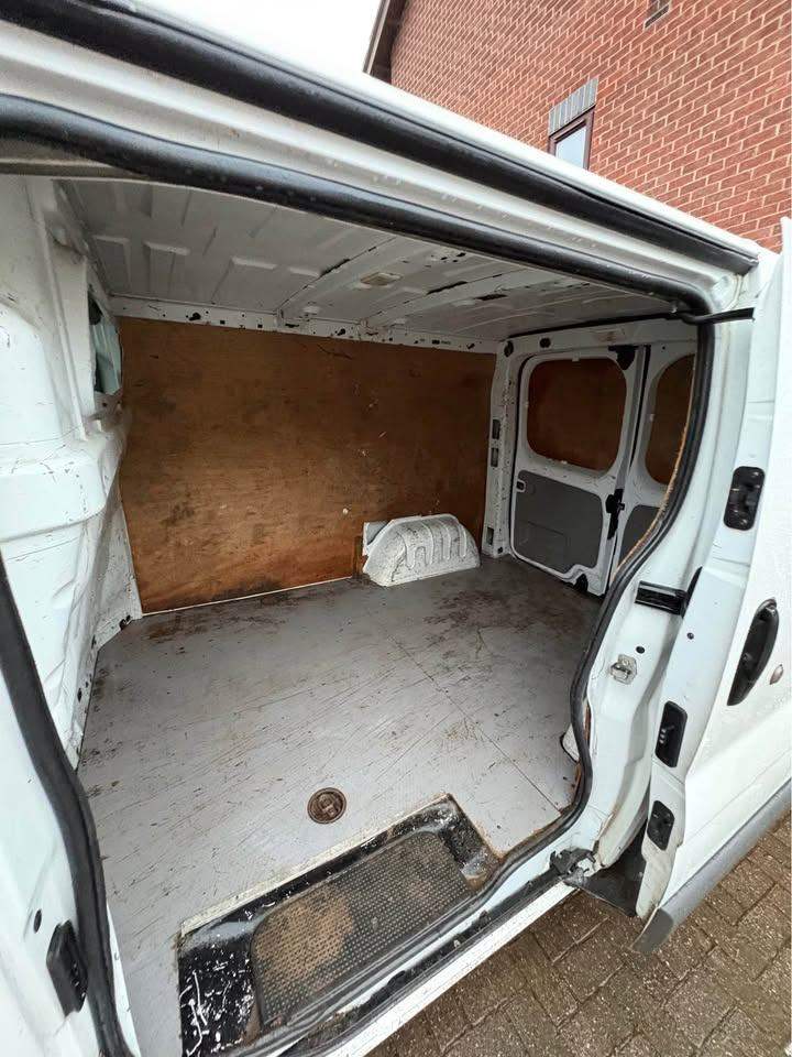 Renault, TRAFIC, Panel Van, 2011, Manual, 1996 (cc)