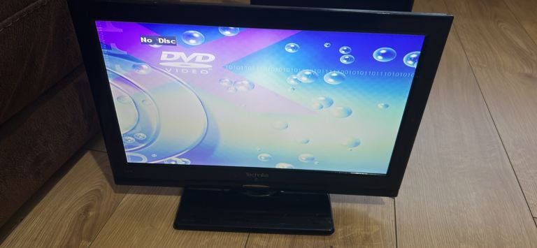 Superslim 12 volt 15 inch LED  tv with dvd player , hdmi  , freeview   USB - 12v - small and compact