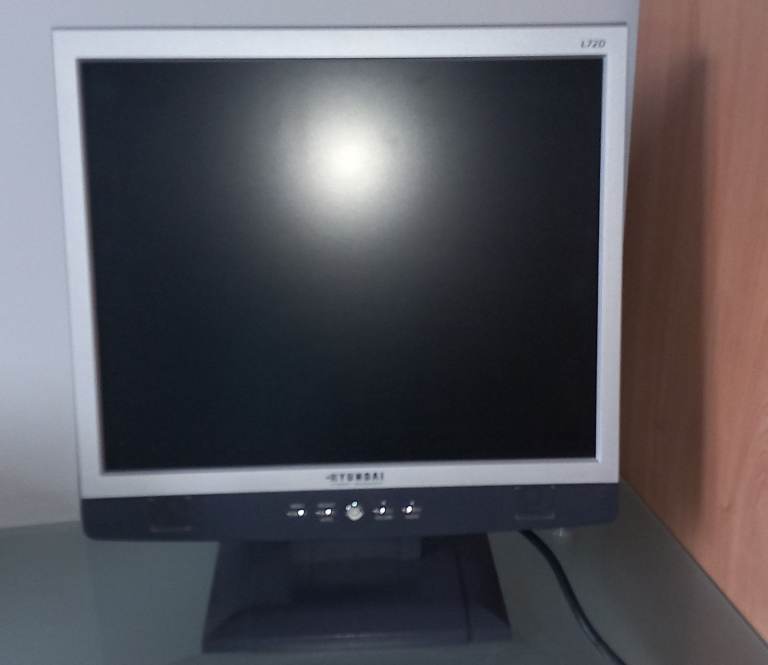 Hyundai L72D monitor 17'' screen 