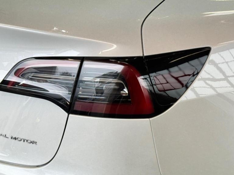 TESLA MODEL 3 (Dual Motor) Long Range Auto 4WDE 4dr 2021