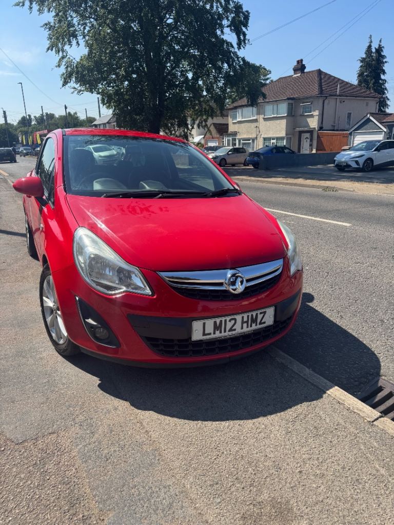 Vauxhall Corsa 1.0 Manual – Red – 75,000 Miles