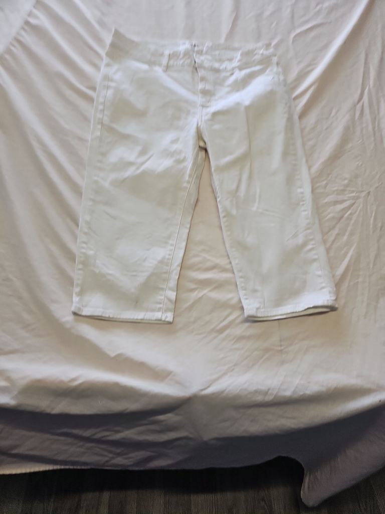 Riders by Lee Women's White Mid-Rise Capri Trousers W34 DD960