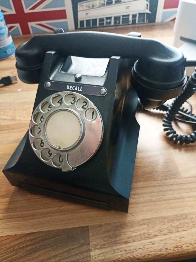 GPO Bakelite telephone 1952