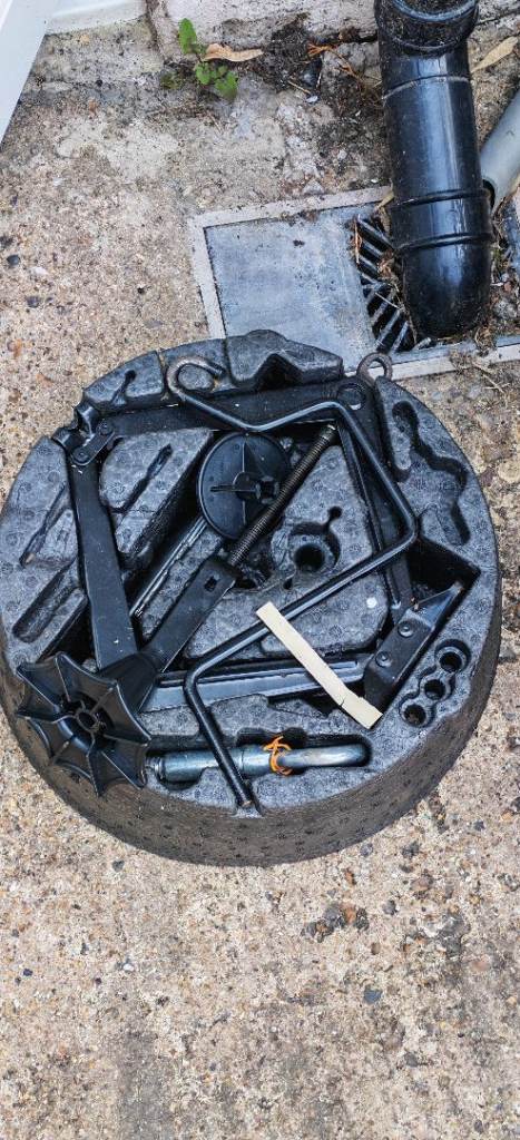 VAUXALL VECTRA C  SPACE SAVER SPARE WHEEL & JACK KIT